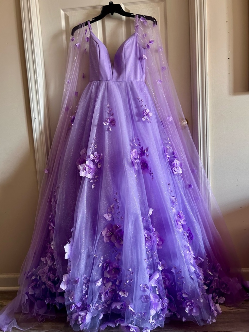 Ellie Wilde Lilac Embroidered Lace Organza Sparkly Prom Dress w/Cape‎ Sleeves 6 - Picture 7 of 16